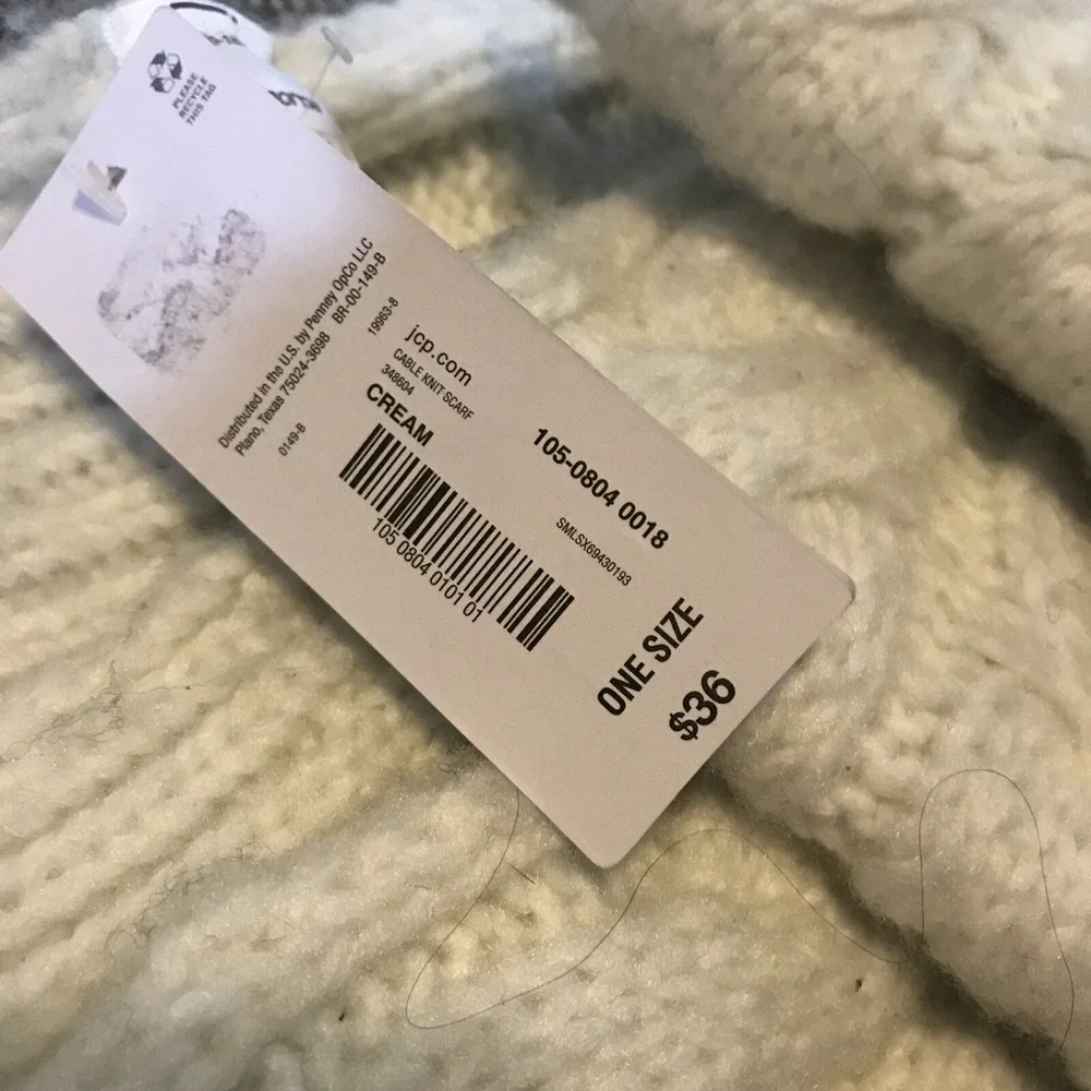 Liz Claiborne Cream Cable Knit Scarf‎ NWT